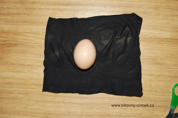 Barvení vajec slupkami cibule (obr. 3).jpg