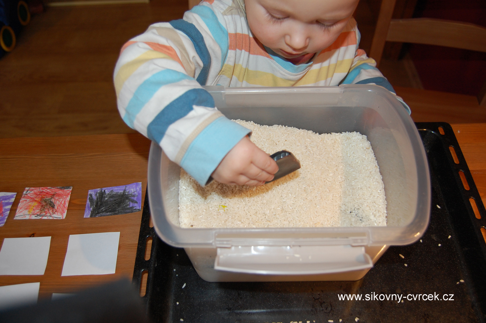 Hledání předmětů v rýži